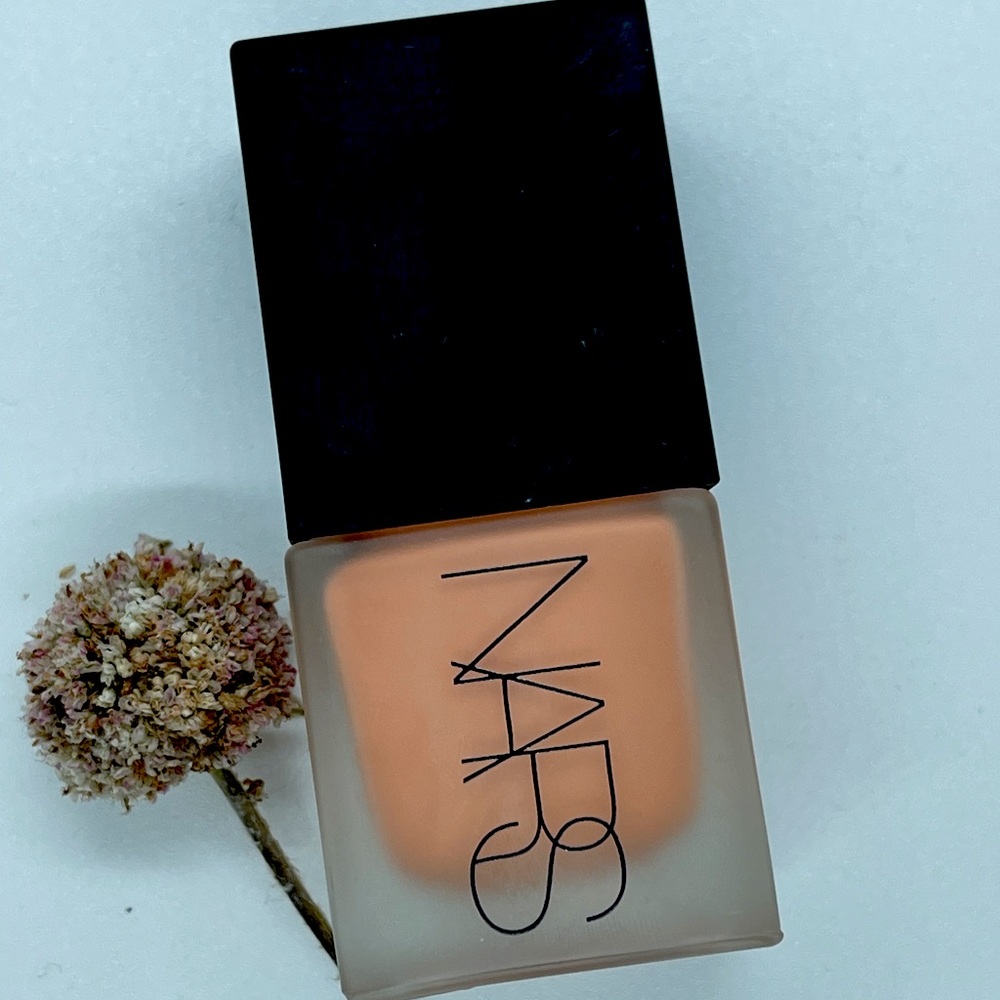 Nars liquid blush in Luster